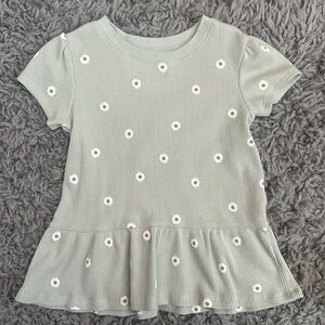 Never worn Cat & Jack top size 5t